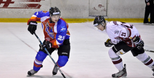 HK "Juniors" uzvar  bullīšos un tiek tālāk