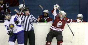 Latvijas hokejistes "bullīšos" uzveic Kazahstānas izlasi