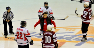 Hokejistēm zaudējums  jeb paliksim kur bijām