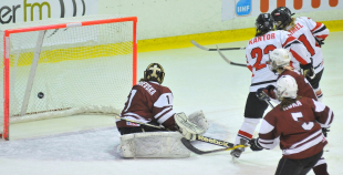 Hokejistēm zaudējums  jeb paliksim kur bijām