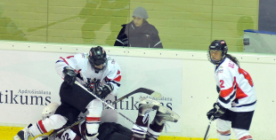 Hokejistēm zaudējums  jeb paliksim kur bijām