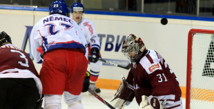 Latvijas izlase izglābjas pamatlaikā, tomēr zaudē "bullīšos"