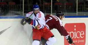 Čehi uzvar arī otrajā spēlē