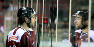 Čehi uzvar arī otrajā spēlē