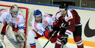 Čehi uzvar arī otrajā spēlē