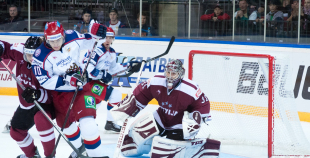 Latvijas hokeja izlase uzveic Krieviju