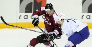 Latvija bullīšos uzvar Franciju