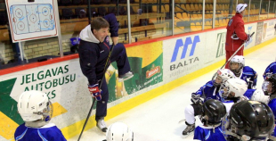 Noslēgusies Kārļa Skrastiņa un Oskara Bārtuļa hokeja nometne