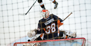 "SMScredit.lv" izcīna uzvaru pār HK "Juniors"