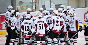 "SMScredit.lv" izcīna uzvaru pār HK "Juniors"