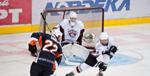 "SMScredit.lv" izcīna uzvaru pār HK "Juniors"