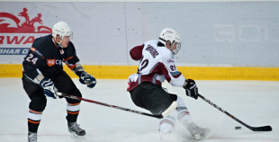 "SMScredit.lv" izcīna uzvaru pār HK "Juniors"