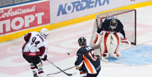 "SMScredit.lv" izcīna uzvaru pār HK "Juniors"