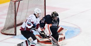 "SMScredit.lv" izcīna uzvaru pār HK "Juniors"