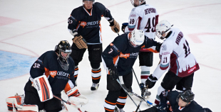 "SMScredit.lv" izcīna uzvaru pār HK "Juniors"