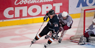 "Kreditori" pārliecinoši apspēlē jaunos SK "Rīga96" hokejistus