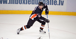"Kreditori" pārliecinoši apspēlē jaunos SK "Rīga96" hokejistus