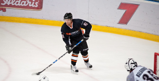 "Kreditori" pārliecinoši apspēlē jaunos SK "Rīga96" hokejistus