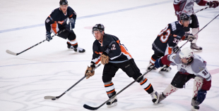 "Kreditori" pārliecinoši apspēlē jaunos SK "Rīga96" hokejistus