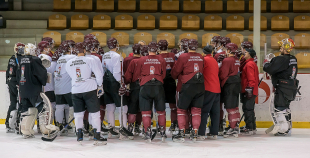 Latvijas izlases treniņnometnei pievienojušies Kaspars Daugaviņš un Kristaps Sotnieks