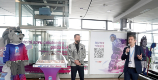 Lidostā “Rīga” atklāta IIHF Pasaules Čempionāta Hokejā informācijas un atpūtas zona faniem