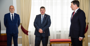 FOTO: Latvijas hokeja izlase viesojās Rīgas pilī pie Valsts prezidenta