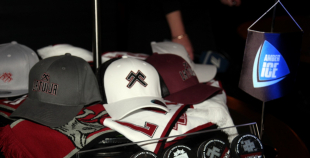 Prezentē Latvijas izlases jaunos spēļu kreklus