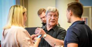 Boba Hārtlija seminārs pulcē 80 trenerus no Latvijas un ārvalstīm