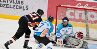 "SMScredit.lv" ar rezultātu 7:4 pieveic "Ozolnieki/MONARCH"