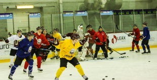 FOTO: U-20 izlases pirmdienas ledus treniņš "Volvo" ledus hallē 