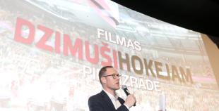 FOTO: “Dzimuši Hokejam” filmas prezentācija “Akropole” kinoteātrī