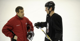 Hokeja izlases pēdējais treniņš pirms došanās uz Franciju