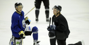 Hokeja izlases pēdējais treniņš pirms došanās uz Franciju