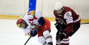 Latvijas jaunieši ar 4:1 apspēlē Baltkrievijas vienadžus