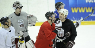 Latvijas izlase ar Ozoliņu uzsāk gatavošanos OS kvalifikācijai