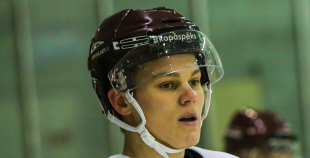 FOTO: U-20 izlases pirmdienas ledus treniņš "Volvo" ledus hallē 