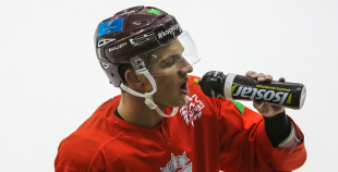 FOTO: Latvijas hokeja izlase aizvada pirmo treniņu gatavojoties pasaules čempionātam