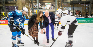Vakar tika aizvadīta pirmā "Optibet" Baltijas sieviešu hokeja čempionāta spēle starp SHK "Laima" un "L&L Hope"