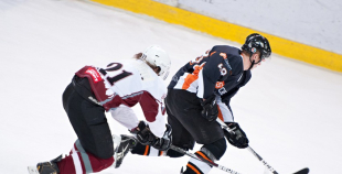 "SMScredit.lv" hokejisti  1. finālspēlē izcīna uzvaru