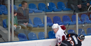 "SMScredit.lv" hokejisti  1. finālspēlē izcīna uzvaru