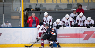 "SMScredit.lv" hokejisti  1. finālspēlē izcīna uzvaru