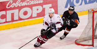 "SMScredit.lv" hokejisti  1. finālspēlē izcīna uzvaru