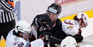 2013 LČ "SMScredit.lv" hokejisti  1. finālspēlē izcīna uzvaru