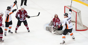 "SMScredit.lv" hokejisti izcīnīja Latvijas čempionu titulu