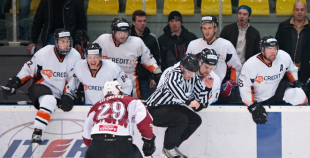 "SMScredit.lv" hokejisti izcīnīja Latvijas čempionu titulu