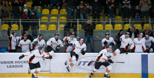 "SMScredit.lv" hokejisti izcīnīja Latvijas čempionu titulu