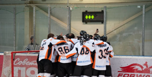 "SMScredit.lv" hokejisti izcīnīja Latvijas čempionu titulu