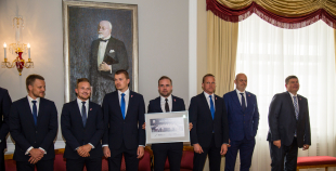 FOTO: Latvijas hokeja izlase viesojās Rīgas pilī pie Valsts prezidenta