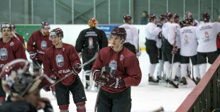 Latvijas izlases treniņnometnei pievienojušies Kaspars Daugaviņš un Kristaps Sotnieks