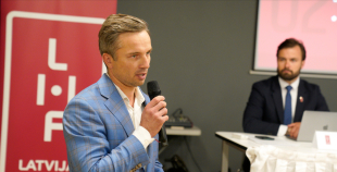 Aigars Kalvītis pārliecinoši ievēlēts par Latvijas Hokeja federācijas prezidentu